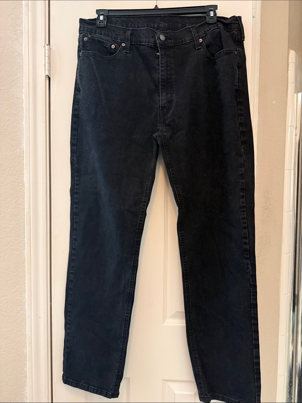 Levi's Men's Relaxed Jeans in Black